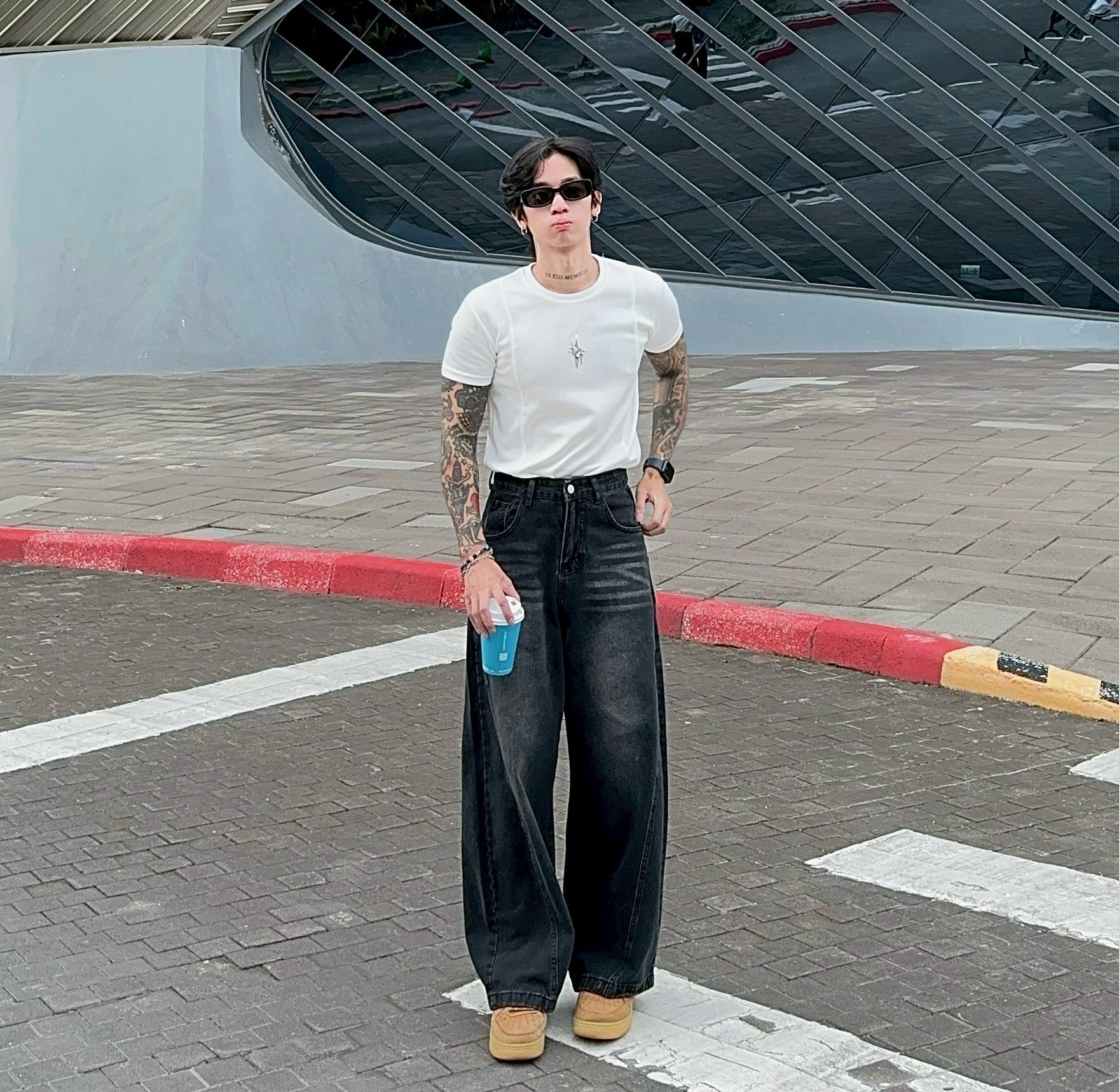 金屬 十字 立體 壓線 硬挺 合身 短袖