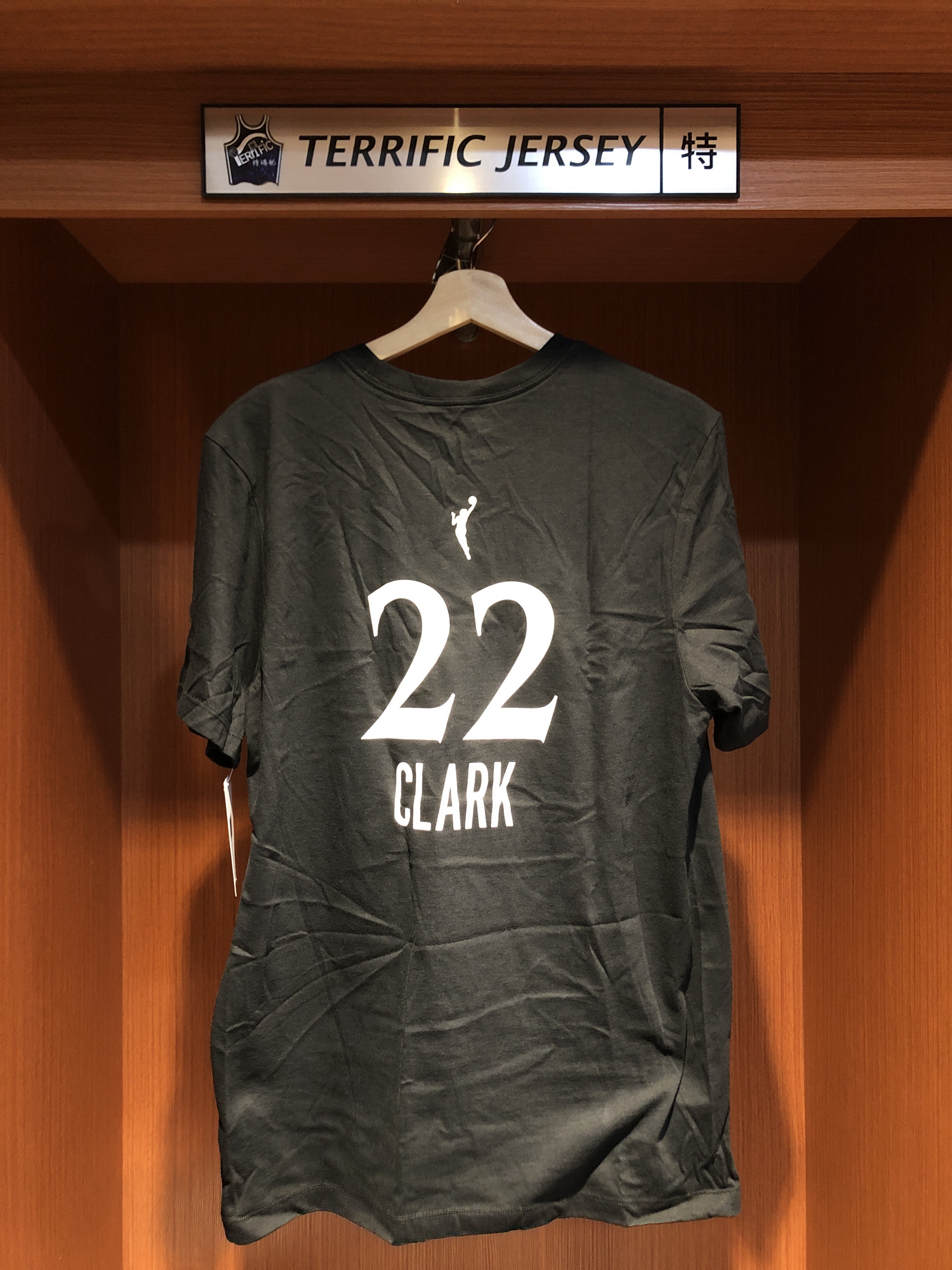 WNBA短袖 Caitlin Clark 印第安納狂熱 怪奇物語黑 Nike Player Name Tee 棉質 短袖 全新