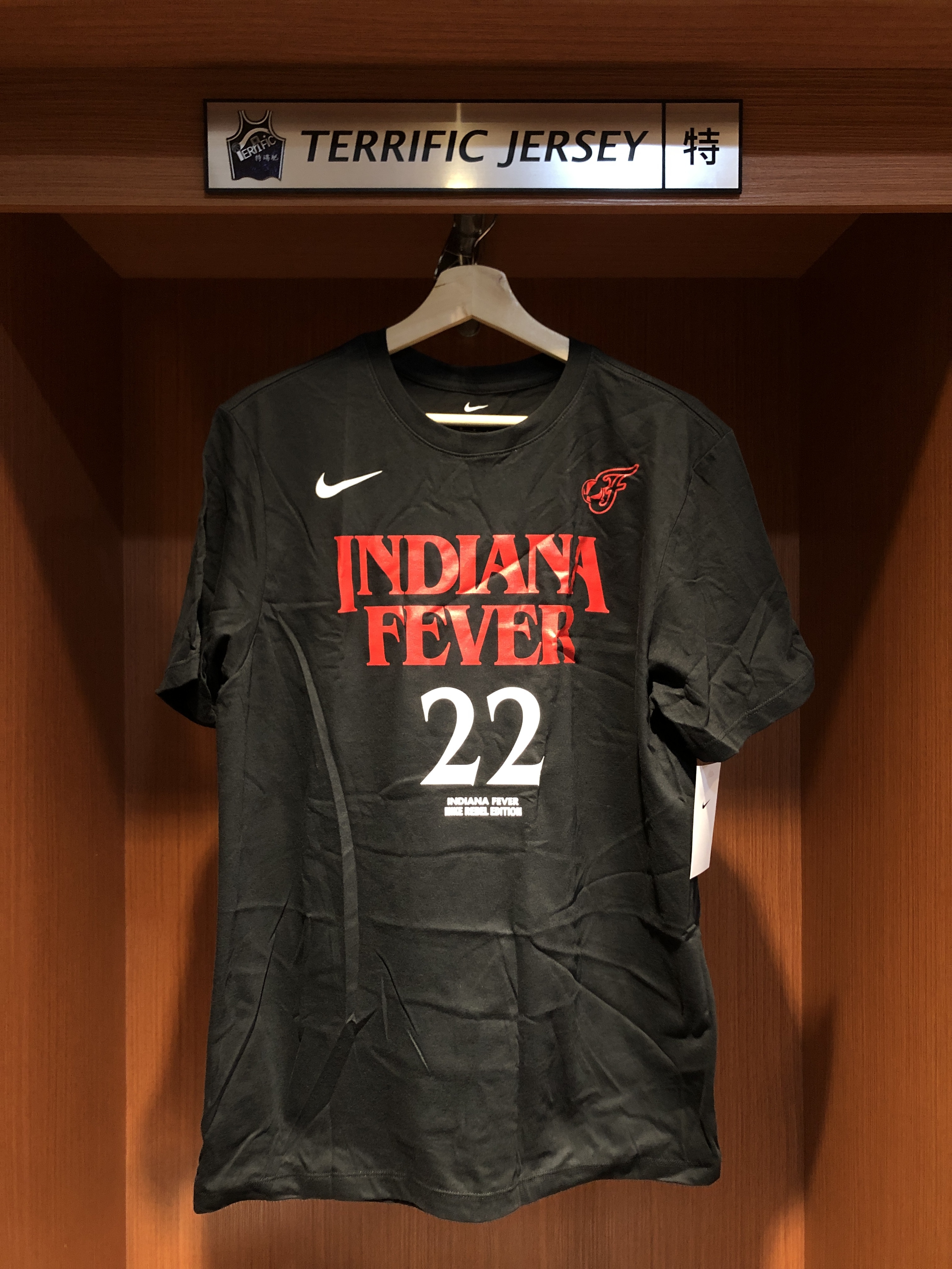 WNBA短袖 Caitlin Clark 印第安納狂熱 怪奇物語黑 Nike Player Name Tee 棉質 短袖 全新
