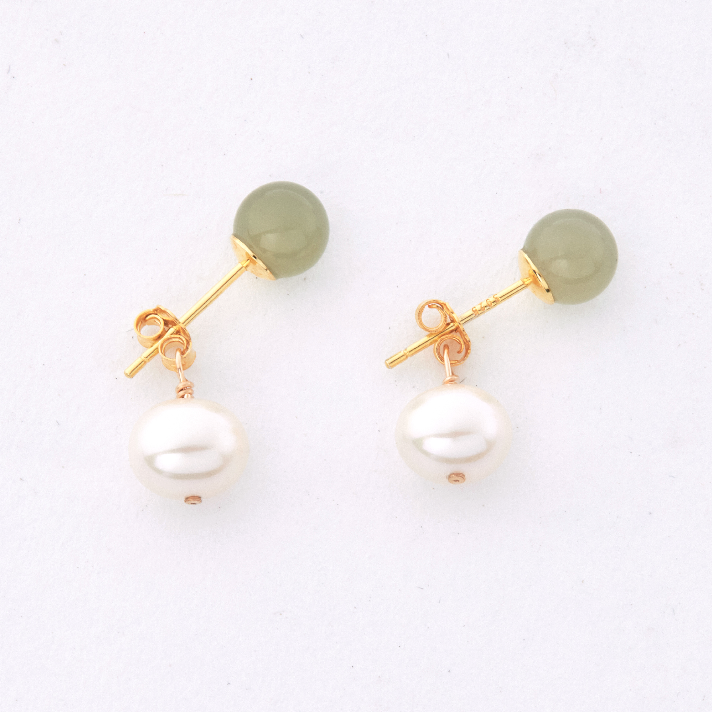 E2411 | 純銀和田玉淡水珍珠耳環