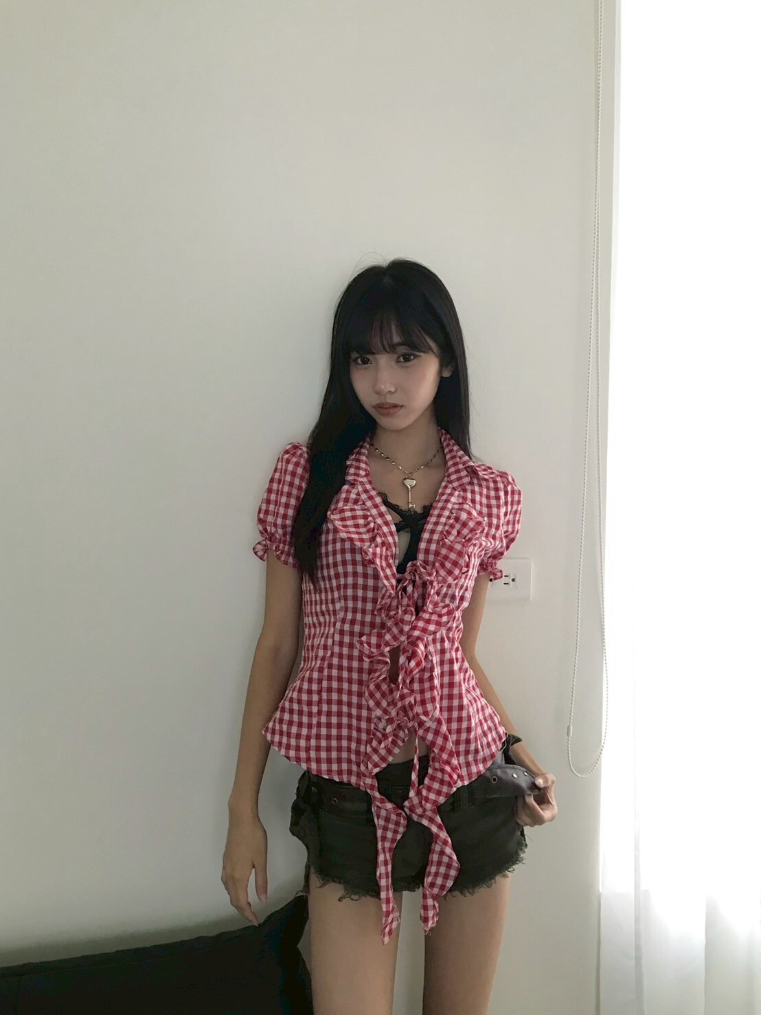 夏末舞台 復古紅格泡泡袖荷葉邊襯衫