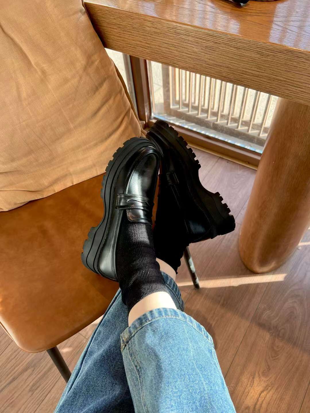 黑白真皮厚底鞋