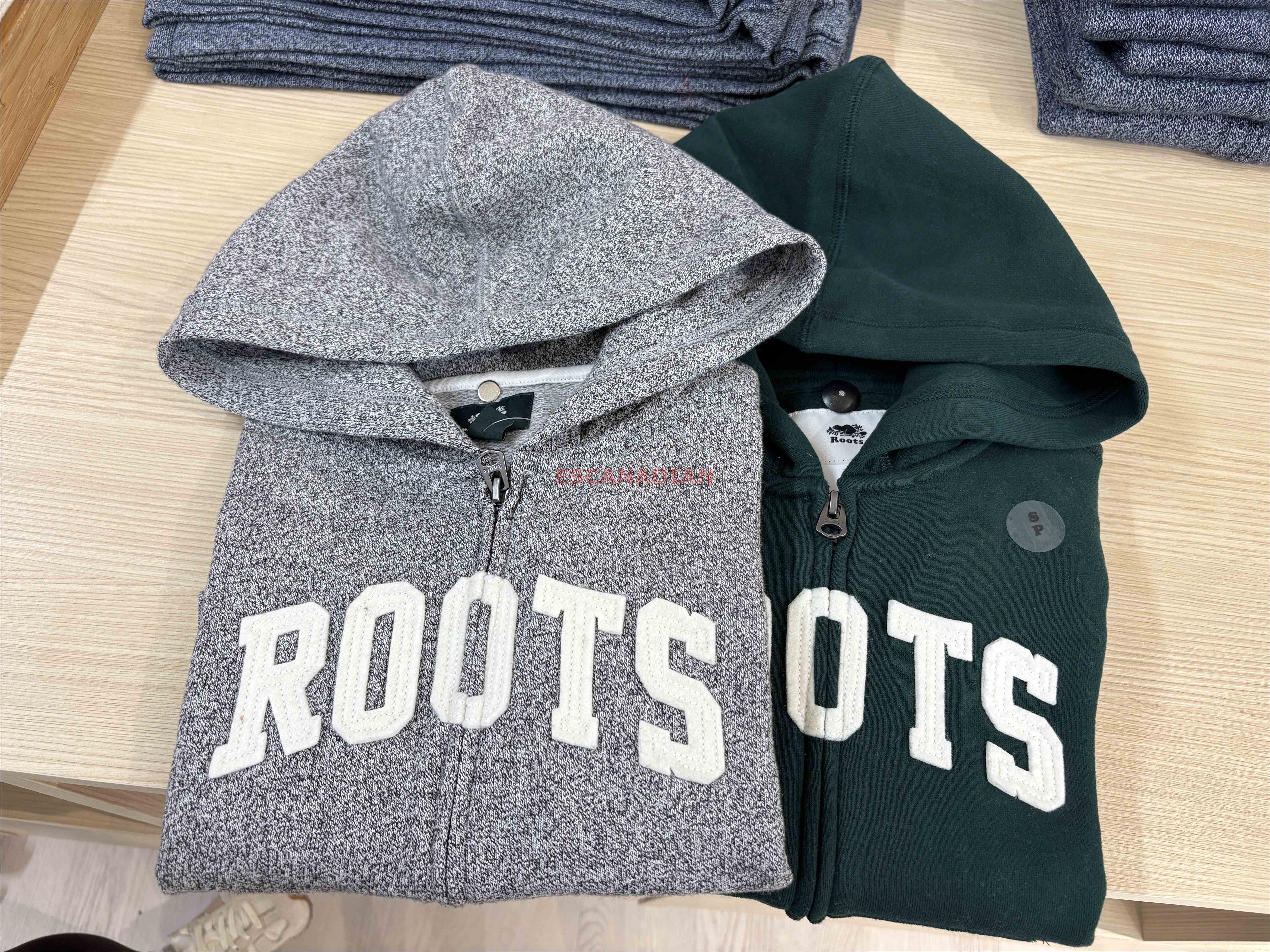 ROOTS 大童 經典字樣 刷毛 寬版落肩 連帽外套 (2色)