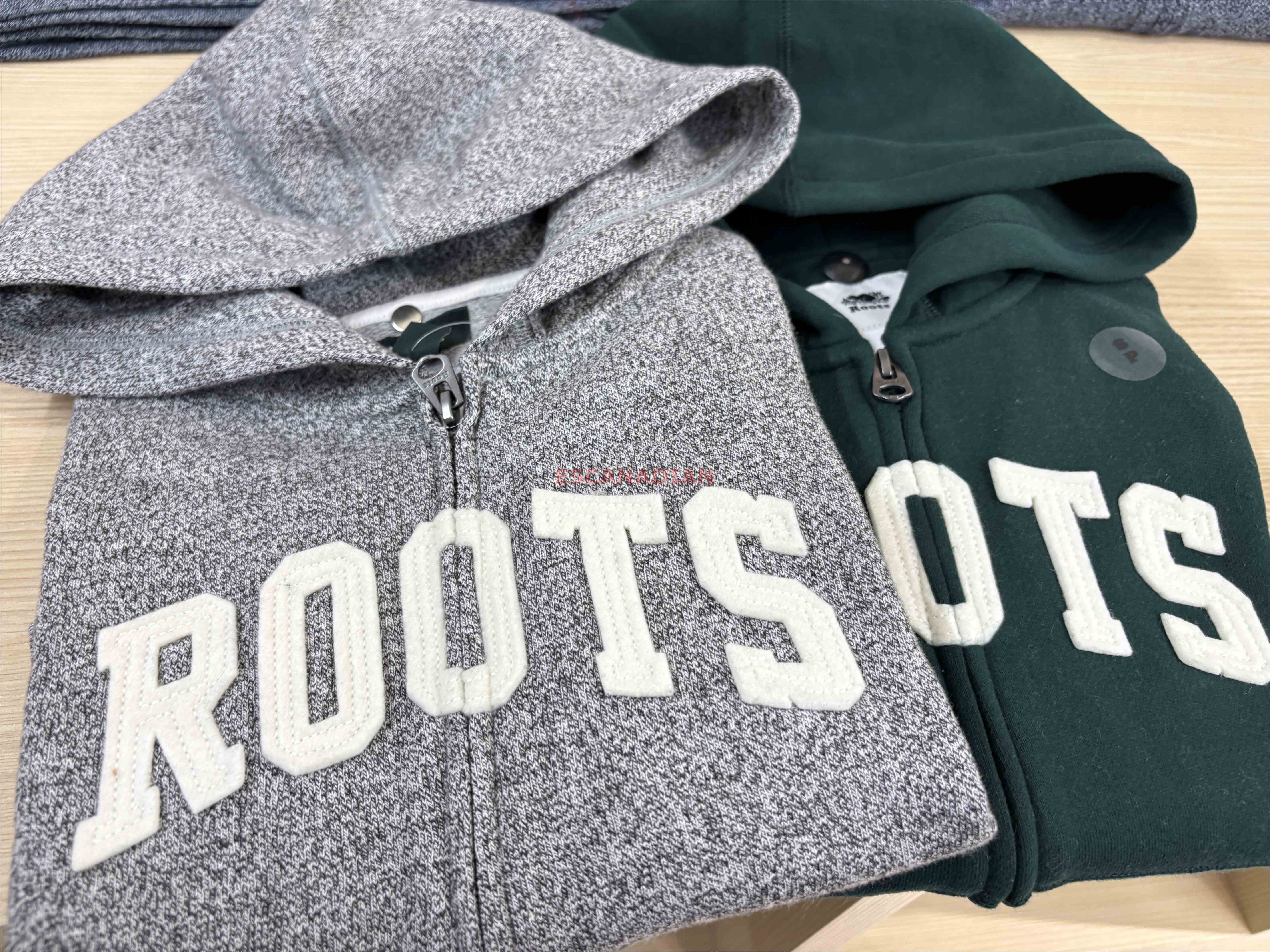 ROOTS 大童 經典字樣 刷毛 寬版落肩 連帽外套 (2色)