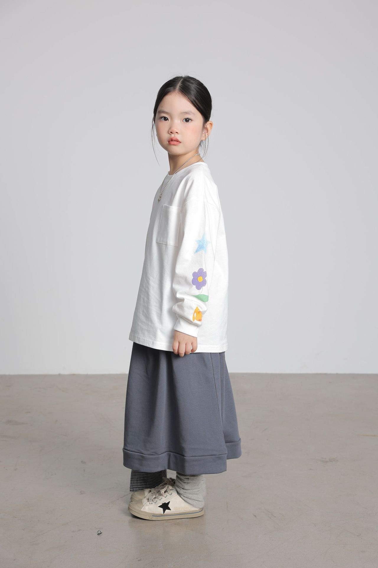 袖口花花米白上衣