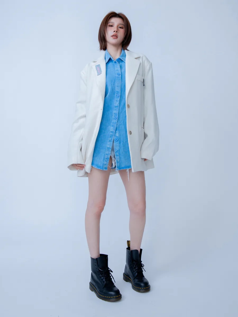 知性風：Oversize 西裝外套＋牛仔襯衫