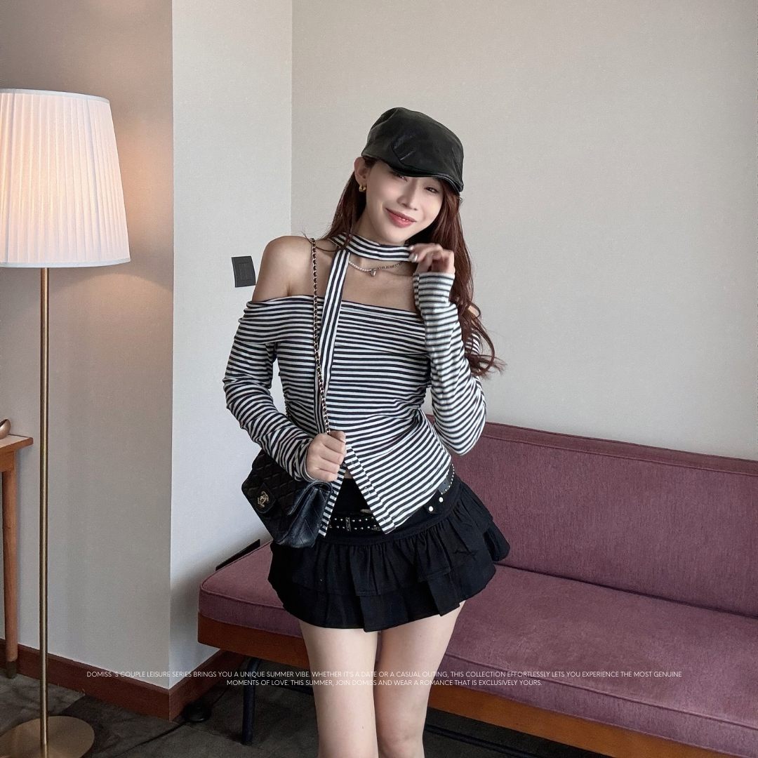 【掛脖條紋露肩】DOMISS露肩上衣 掛脖設計 俐落辣甜-2色(現貨)
