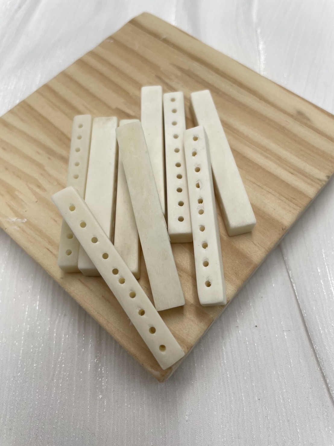 10孔-No.6厚牛骨白色素面長5寬0.6厚0.6