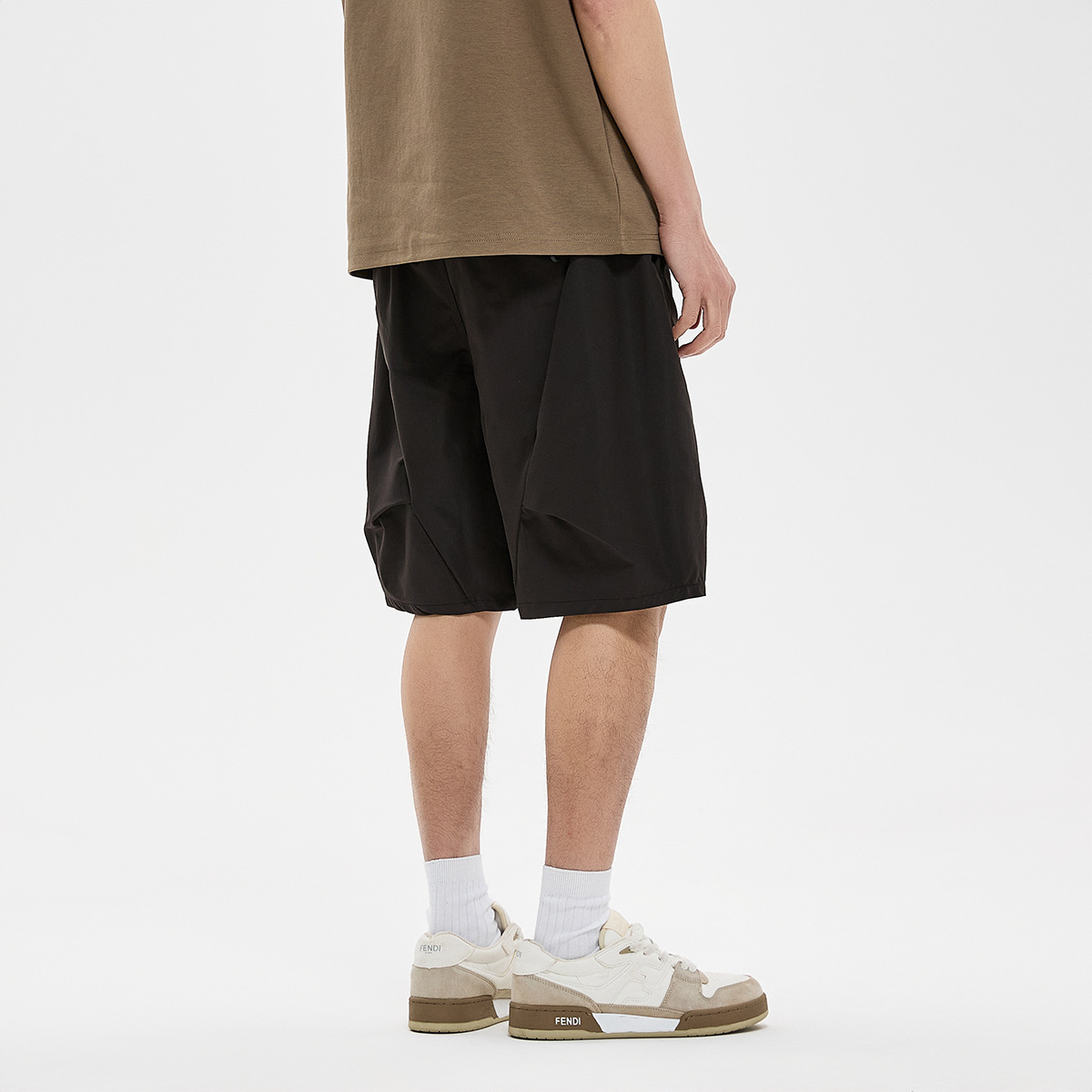 9M26 簡約斜行線條感工裝短褲 三色