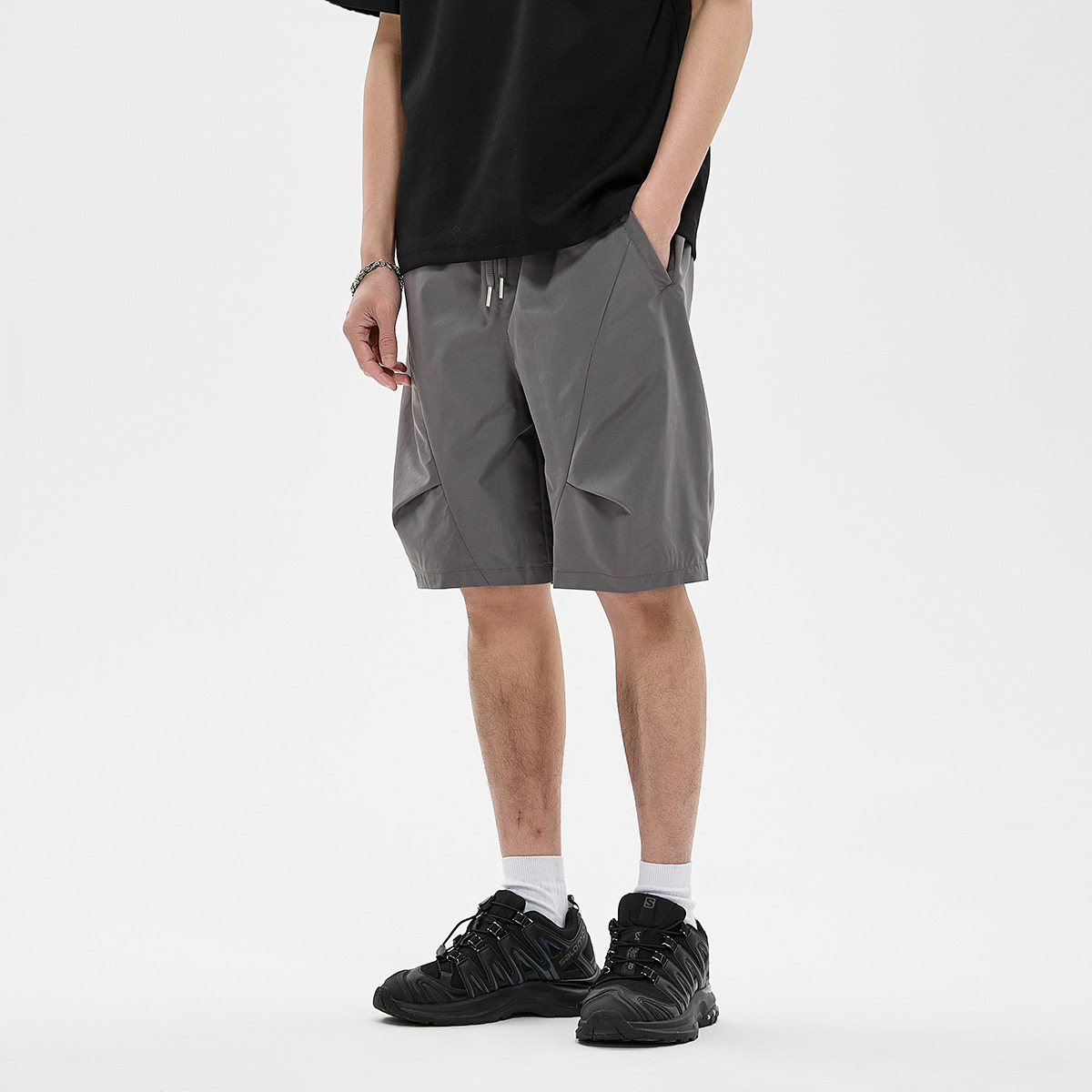 9M26 簡約斜行線條感工裝短褲 三色