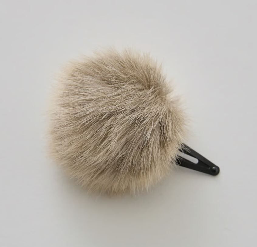 ELFINFOLK 毛絨球髮夾 Fur Hair Clip beige