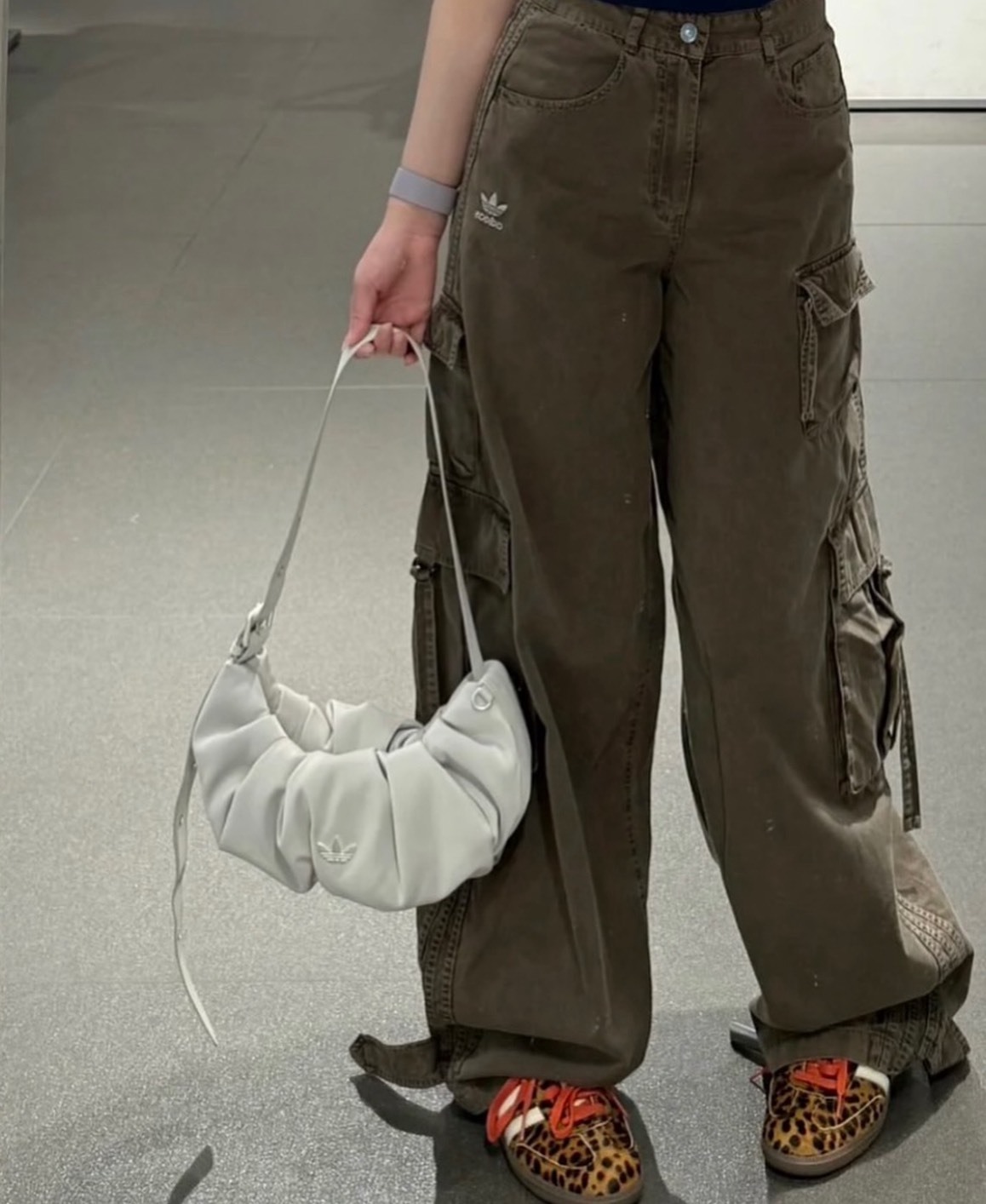 （預購）ADIDAS Originals 1.3L Clouds 皺褶 雲朵包🥐 黑 白 KC1420 KC1419