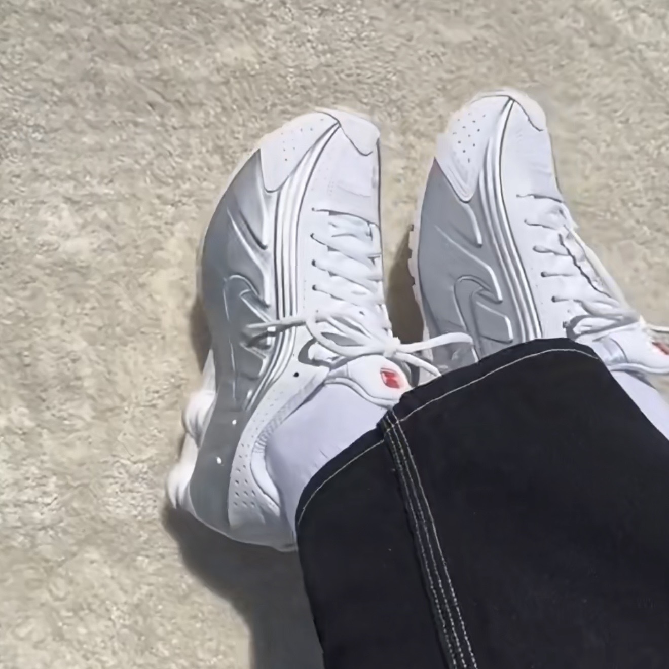 NIKE SHOX R4 白銀色 太空衣 彈簧鞋 "WHITE SLIVER"  女鞋 AR3565-101