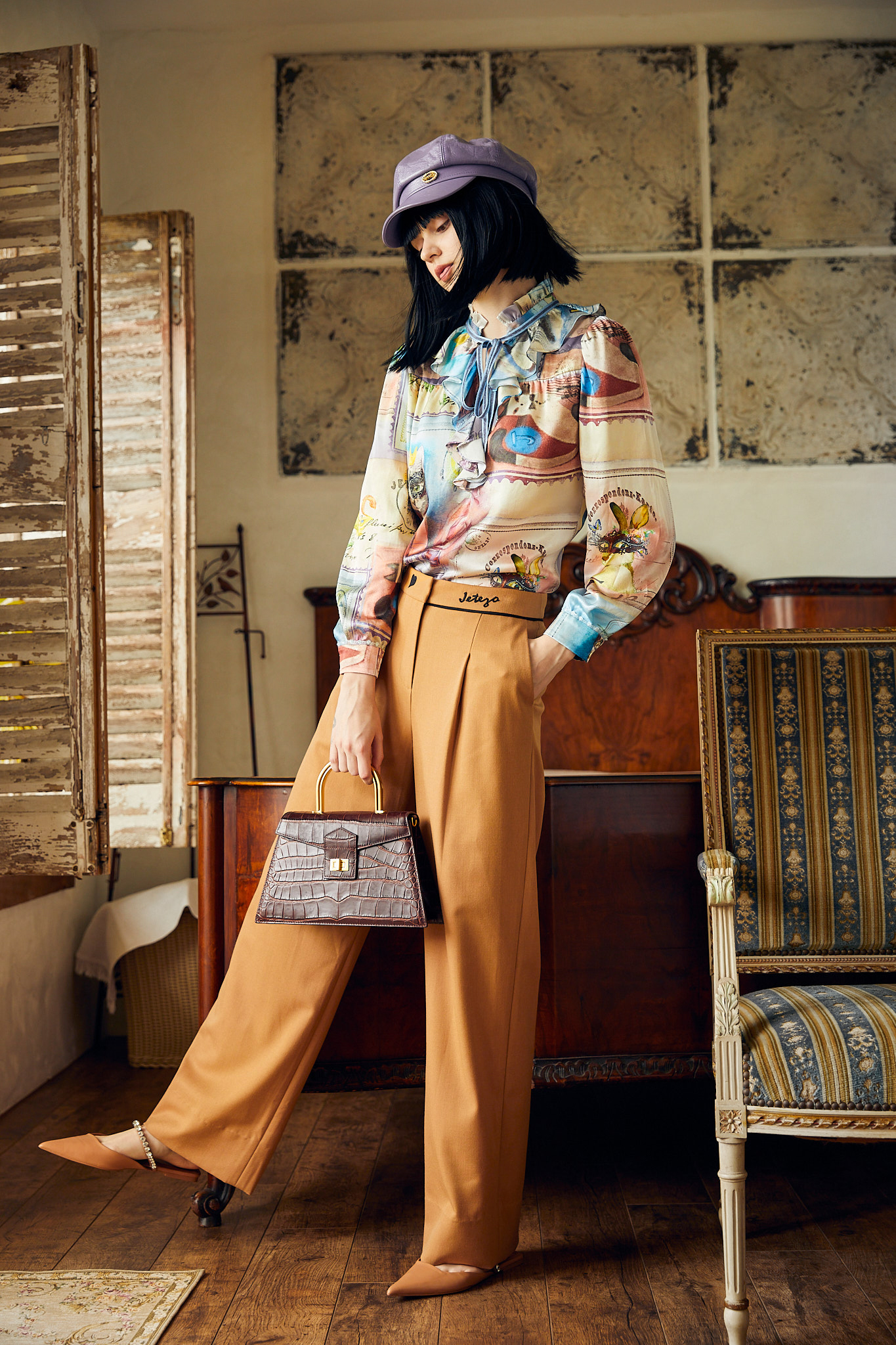 BB1HB060B1 焦糖靜線褲頭logo直筒西裝褲 (官網限定)