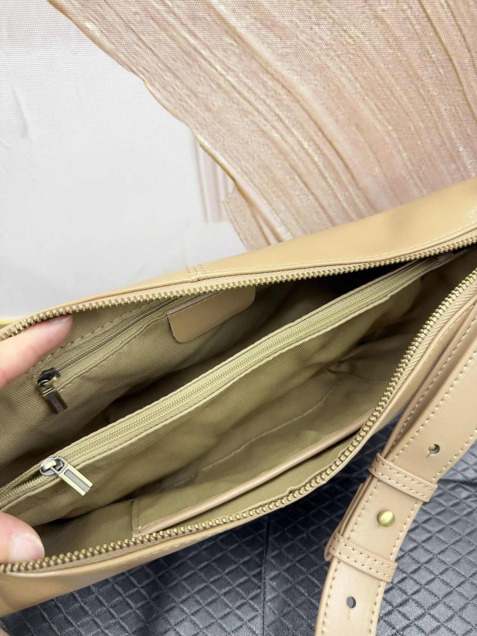 韓國高質真皮袋~108AE