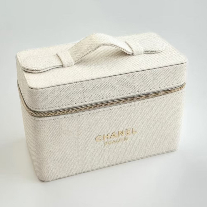 Chanel Beauty VIP酒店護理 高級奢華 白金手提化妝箱