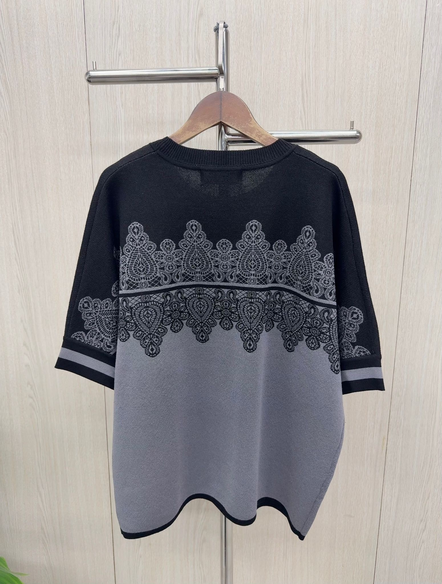 韓國高質民族花針織top ～108G