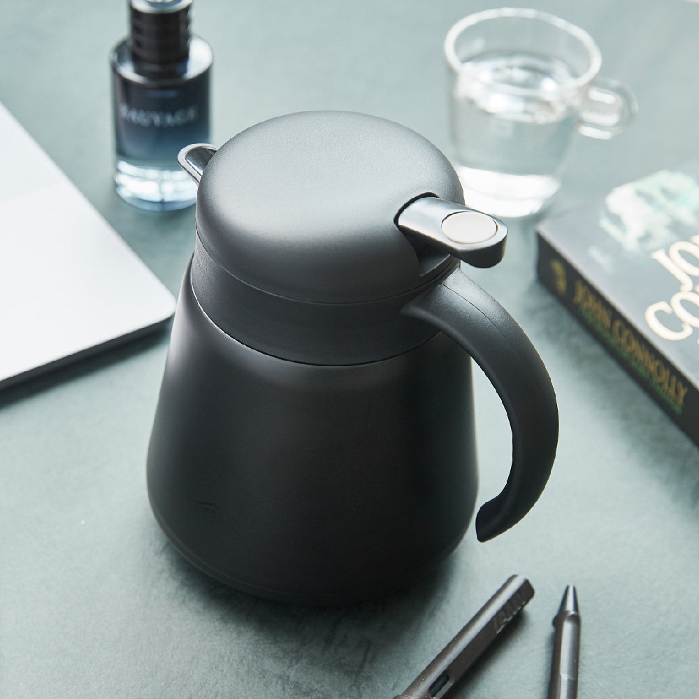 WESCO不鏽鋼琺瑯保溫壺750ml-極簡黑