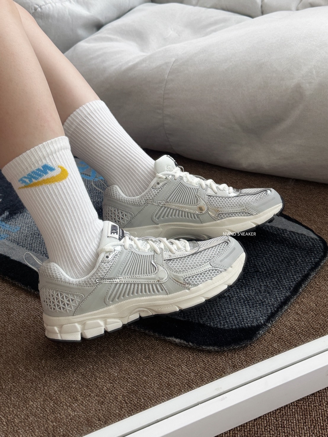 <極低價接單> Nike Zoom Vomero 5 GS 太空銀