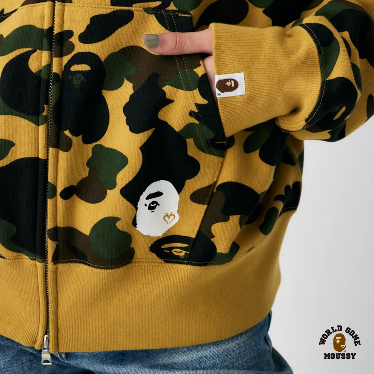 A BATHING APE X MOUSSY COLLEGE LOGO ZIP BAPE 猿人頭迷彩大學