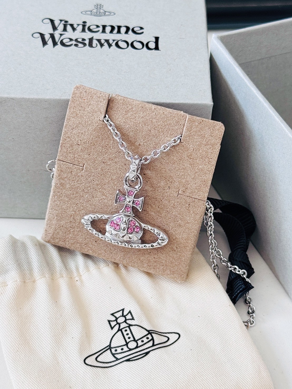 VIVIENNE WESTWOOD MAYFAIR 粉鑽 土星鉚釘 項鍊