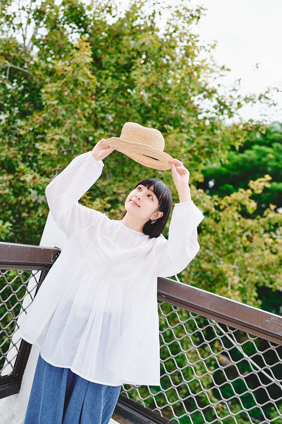 (限量)柔軟稜角！棉質蕾絲上衣(兩色-白)