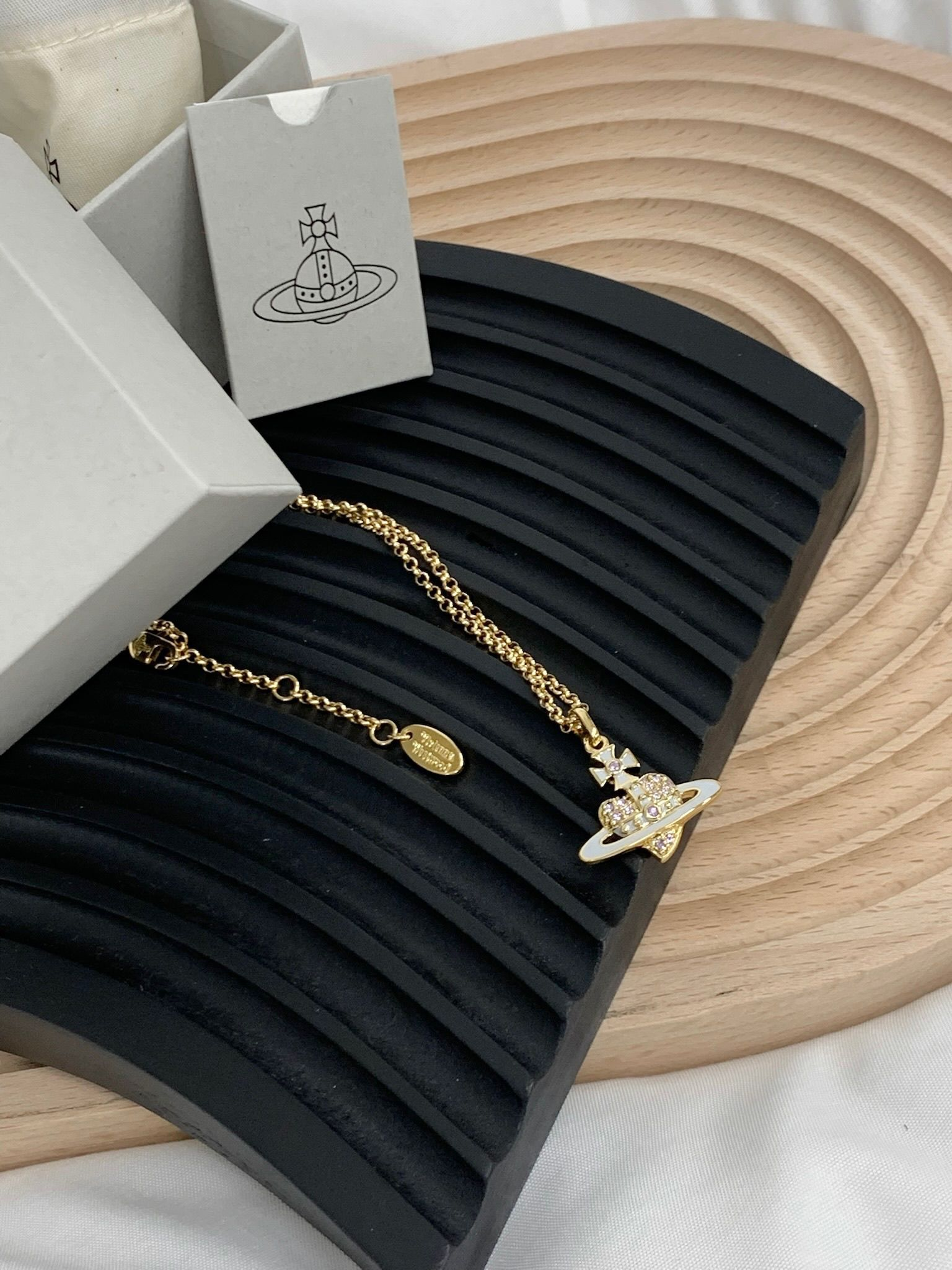 Outlet Vivienne Westwood Reverse Heart Necklace