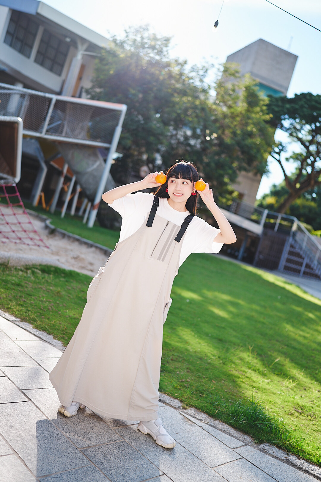 斜落肩上的星！絲光斜紋背帶裙(三色-象牙米)