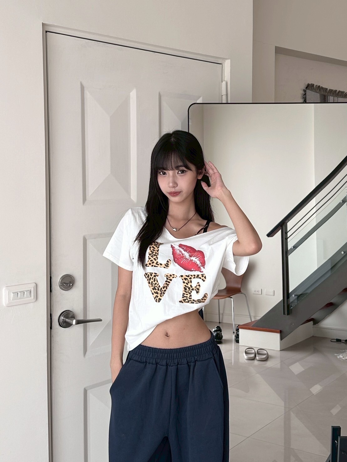 L💋VE 豹紋斜肩 歐美短版上衣 2colors