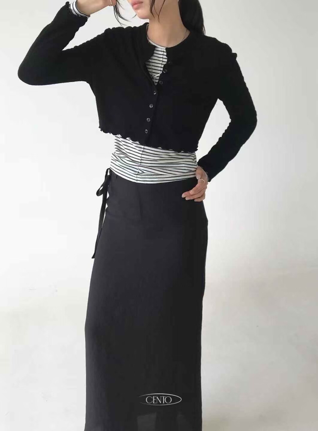 木耳邊後背開叉短版外套