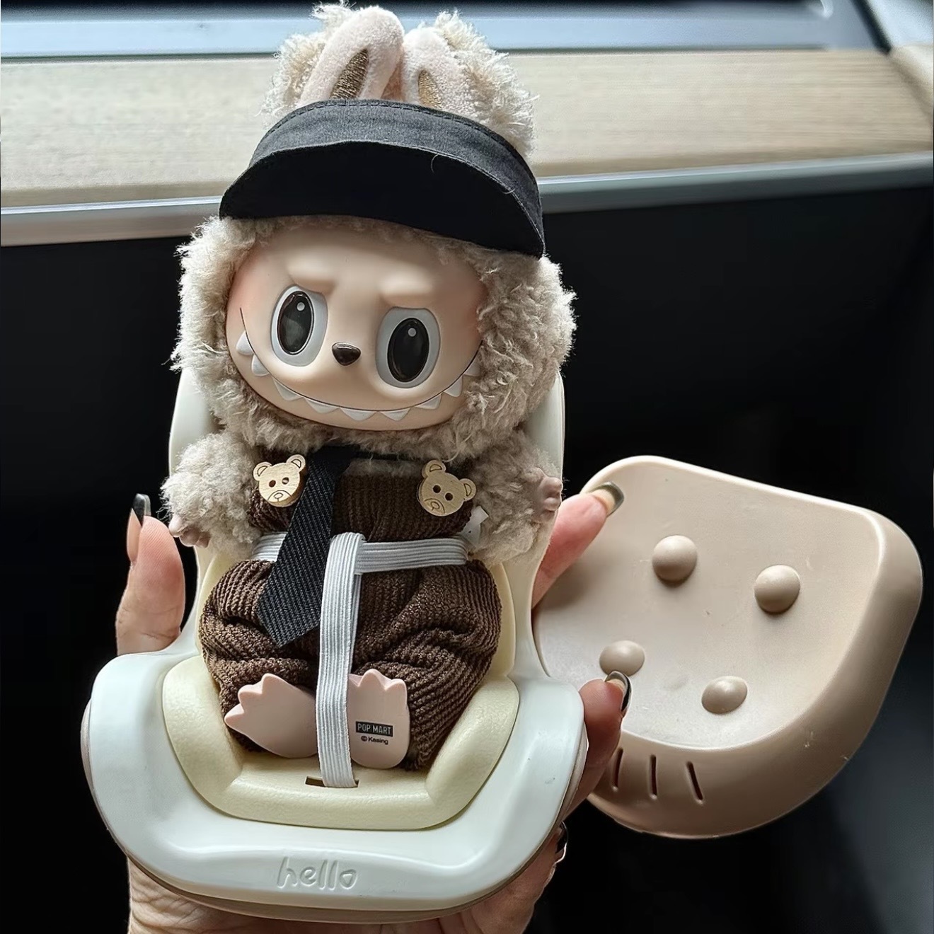 LABUBU / SKULLPANDA適用 趣味汽車座椅 泡泡瑪特 出風口固定式 /預購