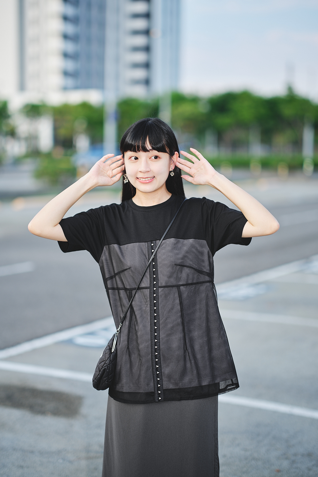 (限量)結繫溫柔！鉤針薄紗Tee(兩色-黑)