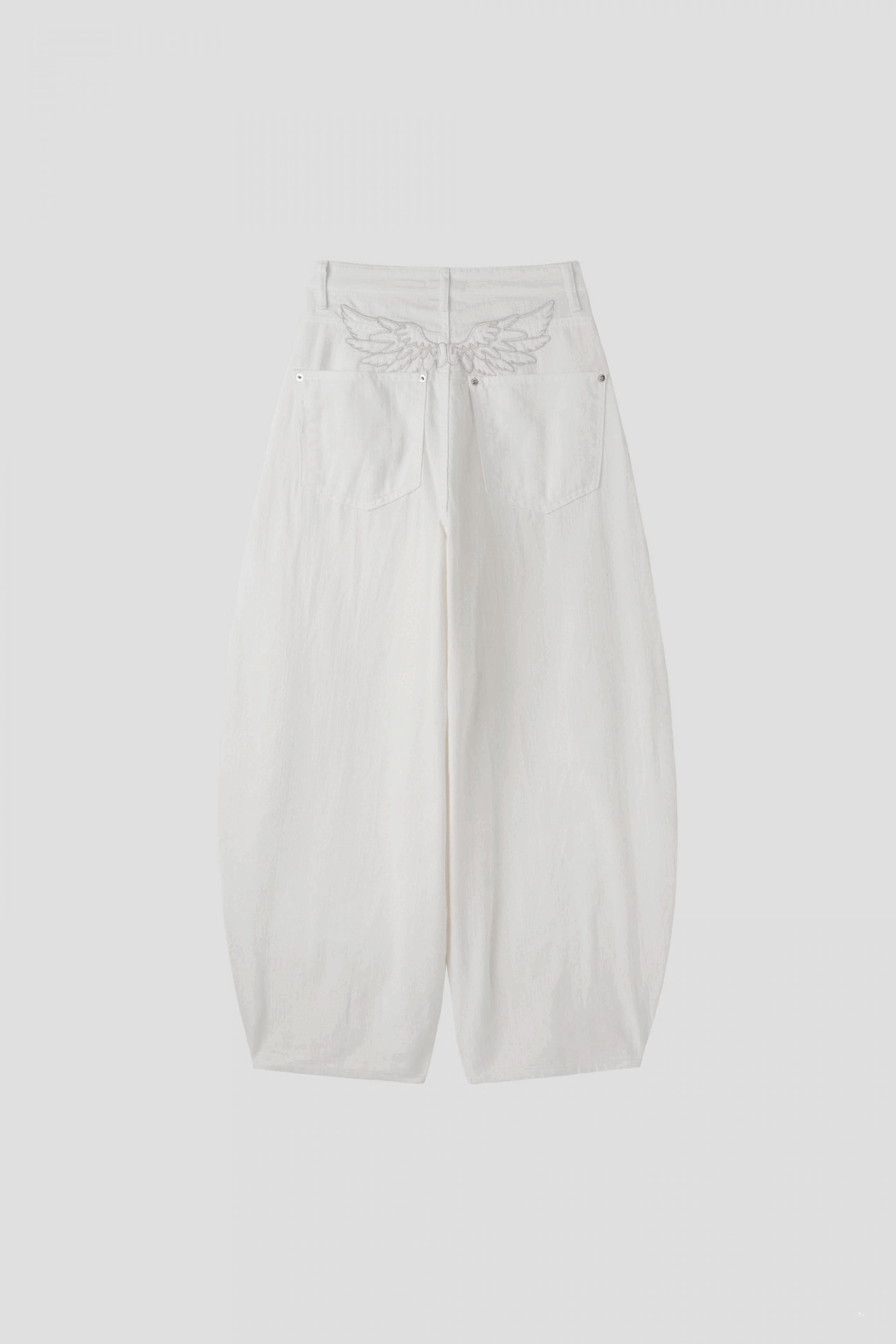 【網站預訂優惠】銀色翅膀彎刀褲