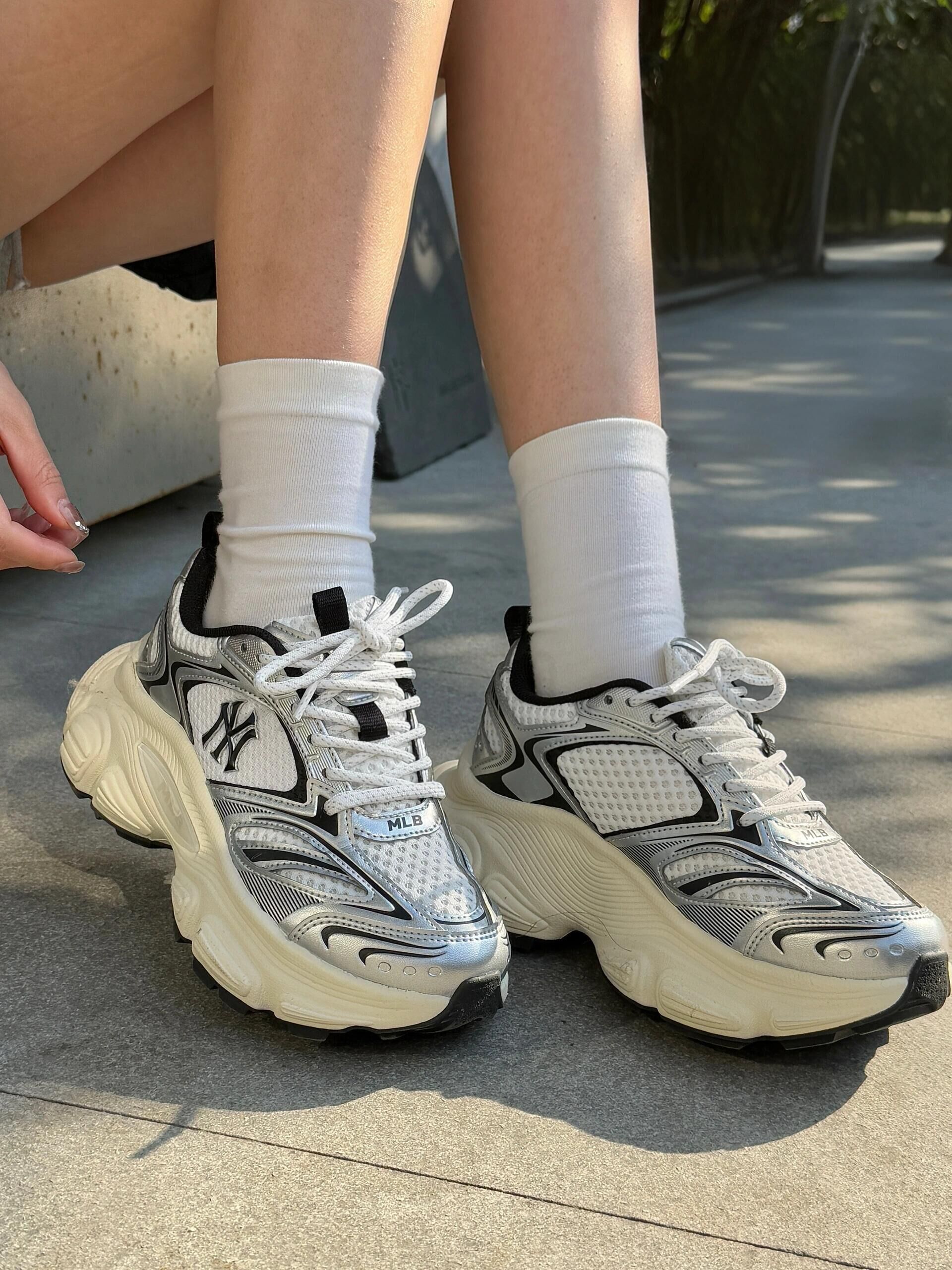 代購-MLB Winner Chunky 厚底增高 老爹鞋 男女同款 銀