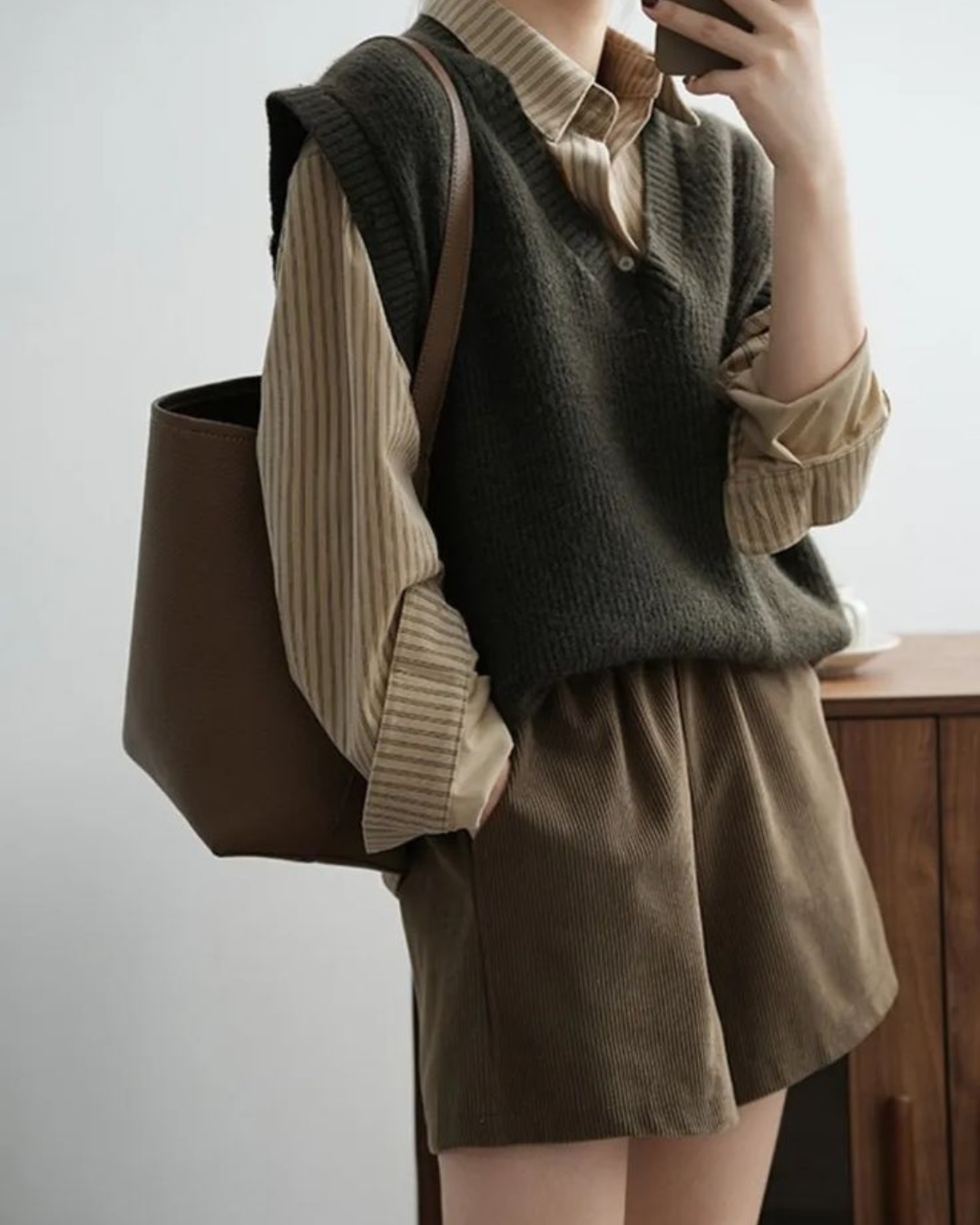 背心與襯衫的搭配照