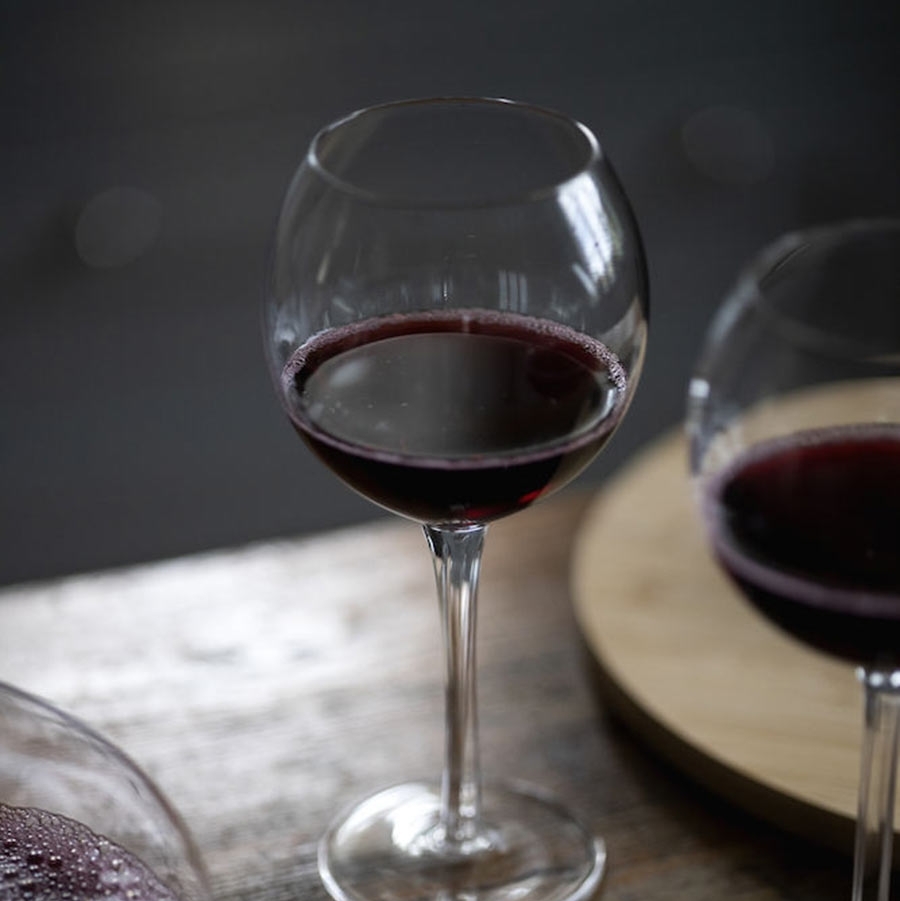 sagaform saga 優雅紅/白酒杯系列,也非常適合果汁或牛奶,餐桌儀式感讓生活更豐富。