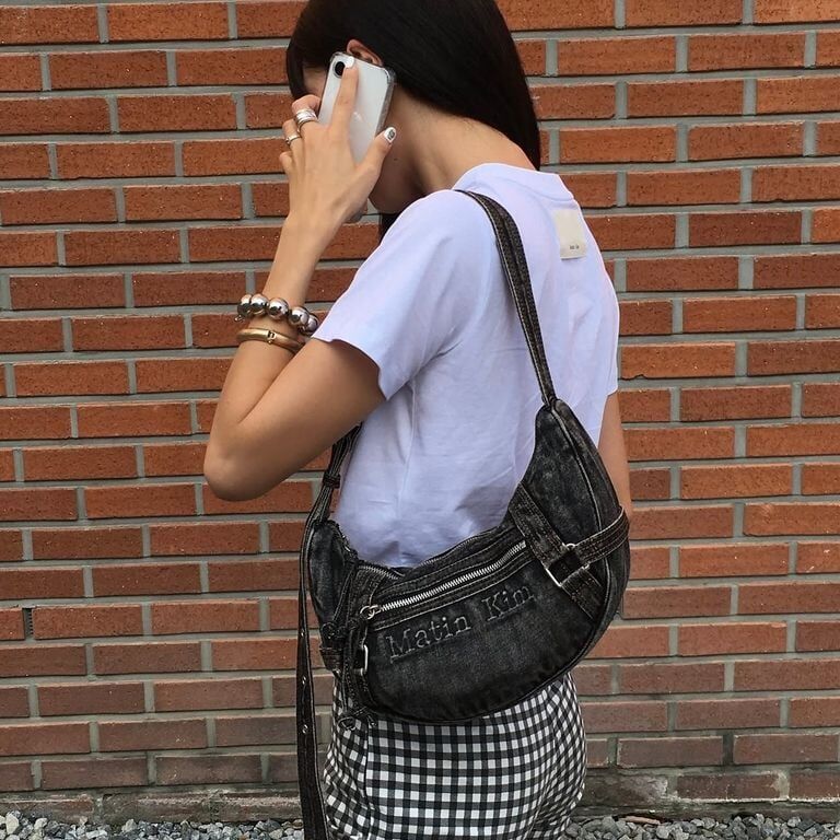 MATIN KIM 25SS Washed Demin MIni Hobo Bag 2色