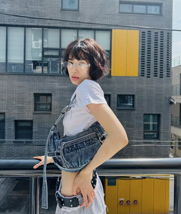 MATIN KIM 25SS Washed Demin MIni Hobo Bag 2色