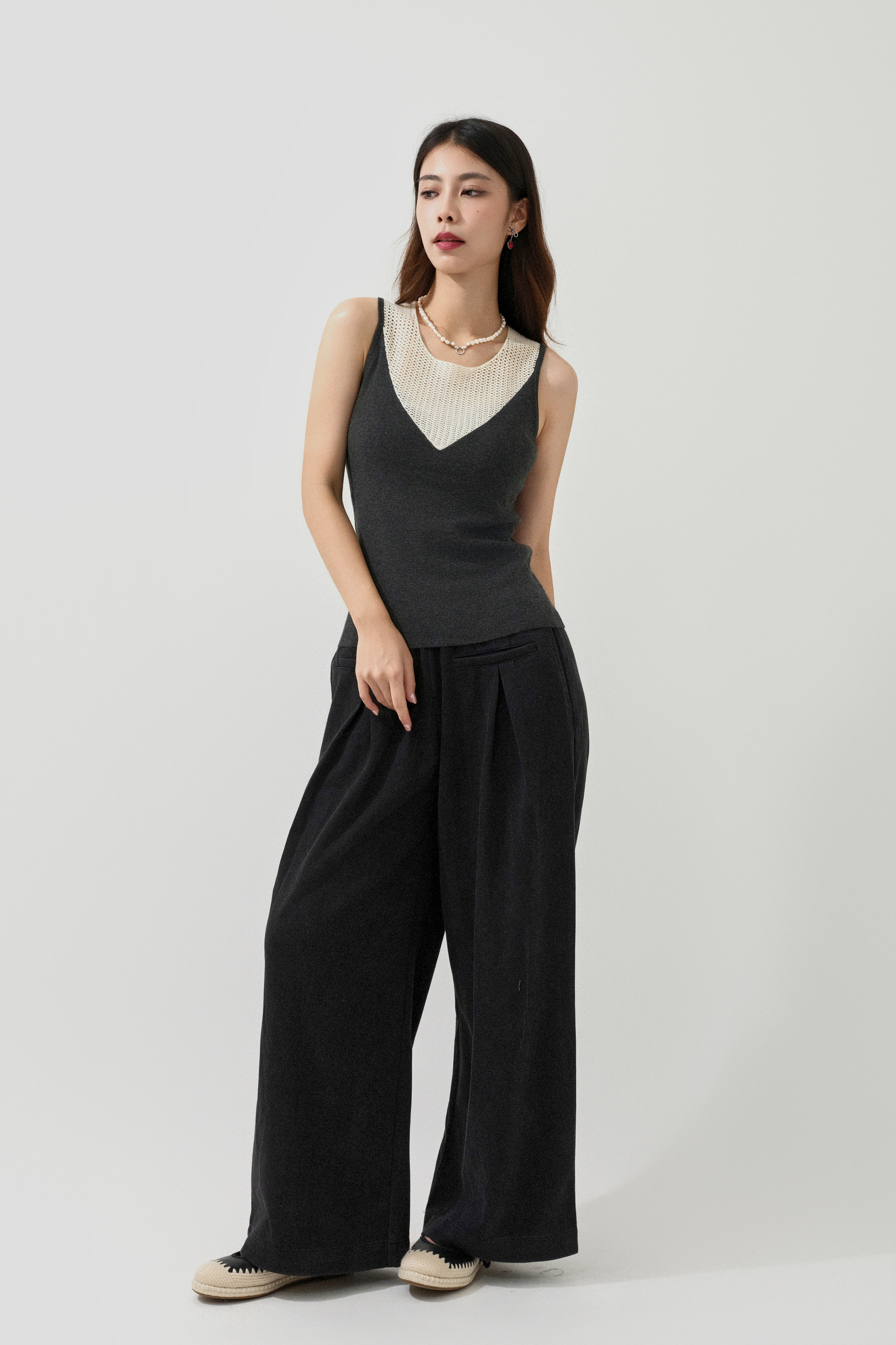 拼色通花領針織背心 (預購產品）