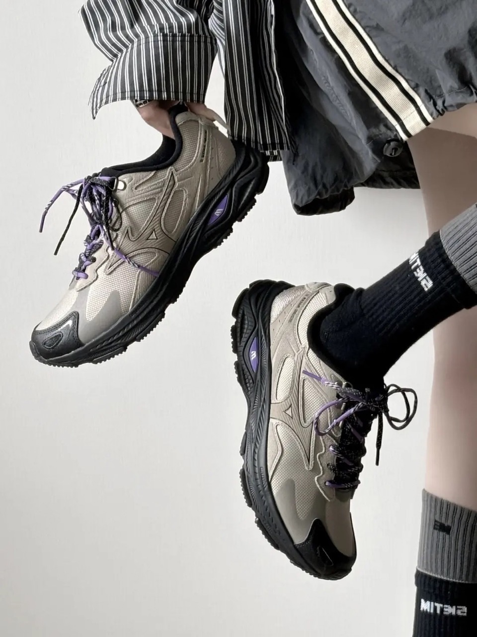 MIZUNO RACER S 美津濃 卡其色 紫色 大地色 咖啡色 奶茶色 防潑水 男女鞋 D1GH263502 / 預購