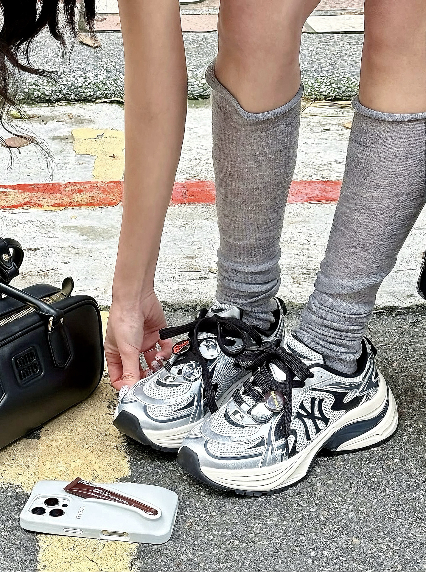 代購-MLB 紐約洋基隊 跑步鞋 男女同款 千禧銀