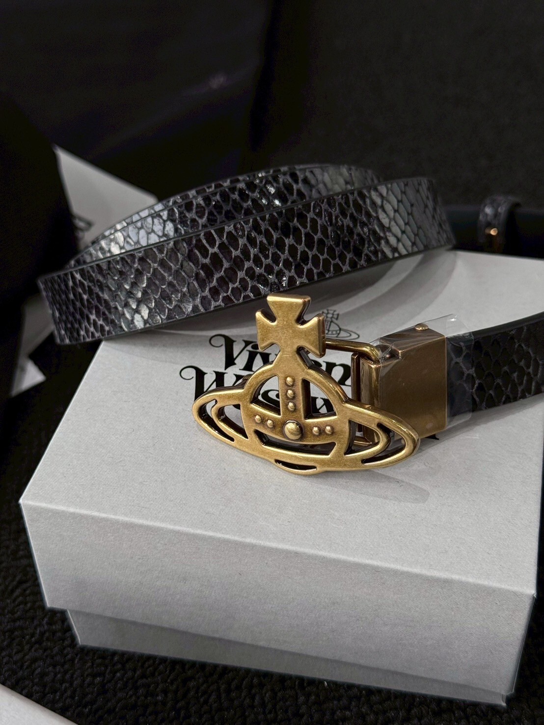 現貨6折 Vivienne Westwood 稀少品 金屬星球Logo蛇紋皮帶