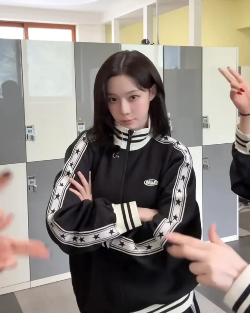 <⭐aespa同款⭐> 韓國 WAIKEI 星星 外套 褲子 3色