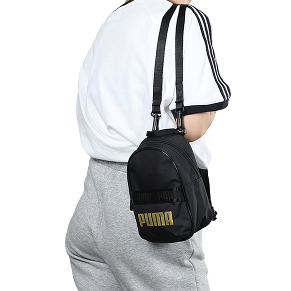 【出清特價】PUMA CORE 黑金 小背包 休閒潮流 後背包