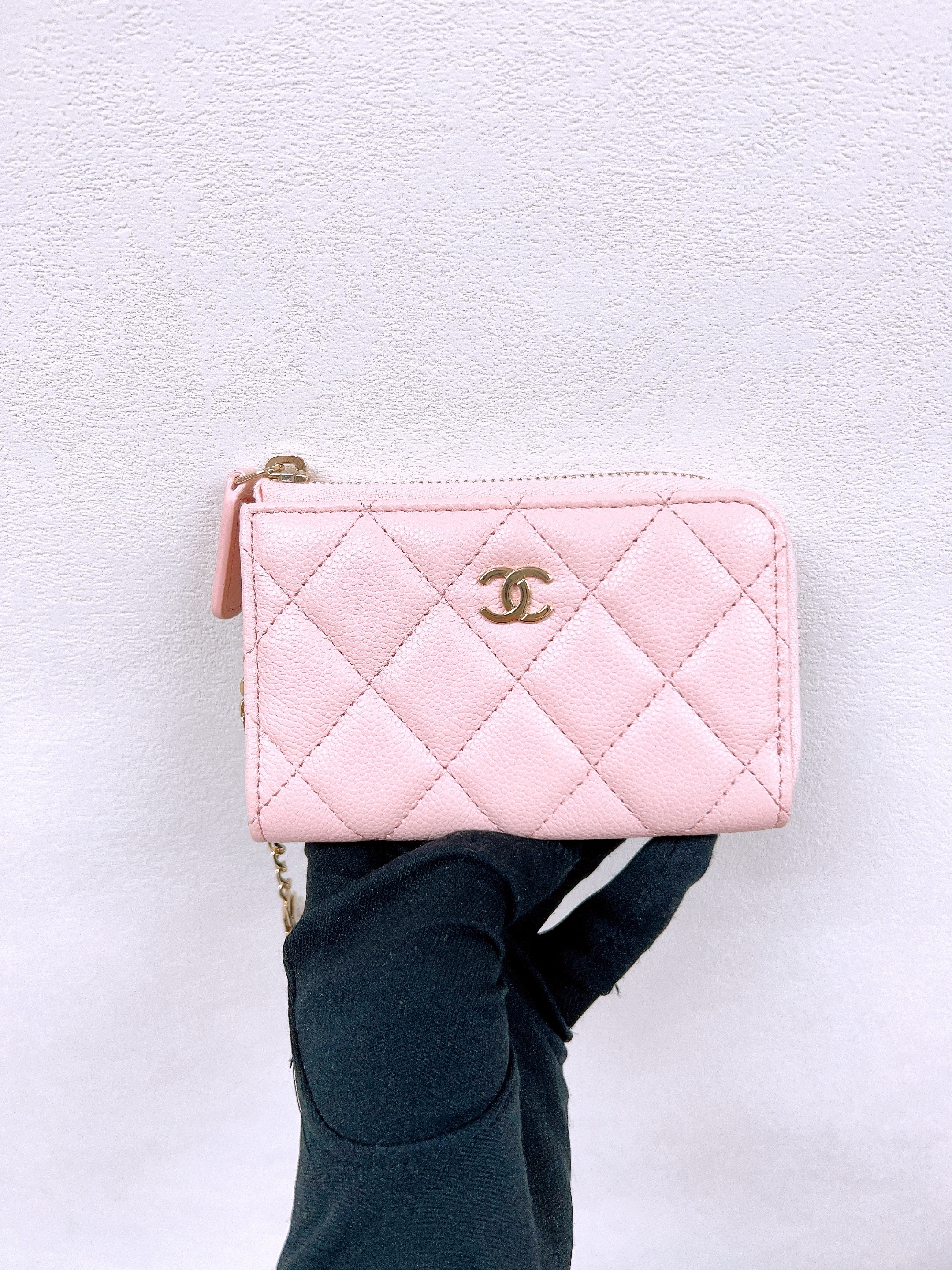 Chanel zipped wallet with key chain (pink caviar GHW)