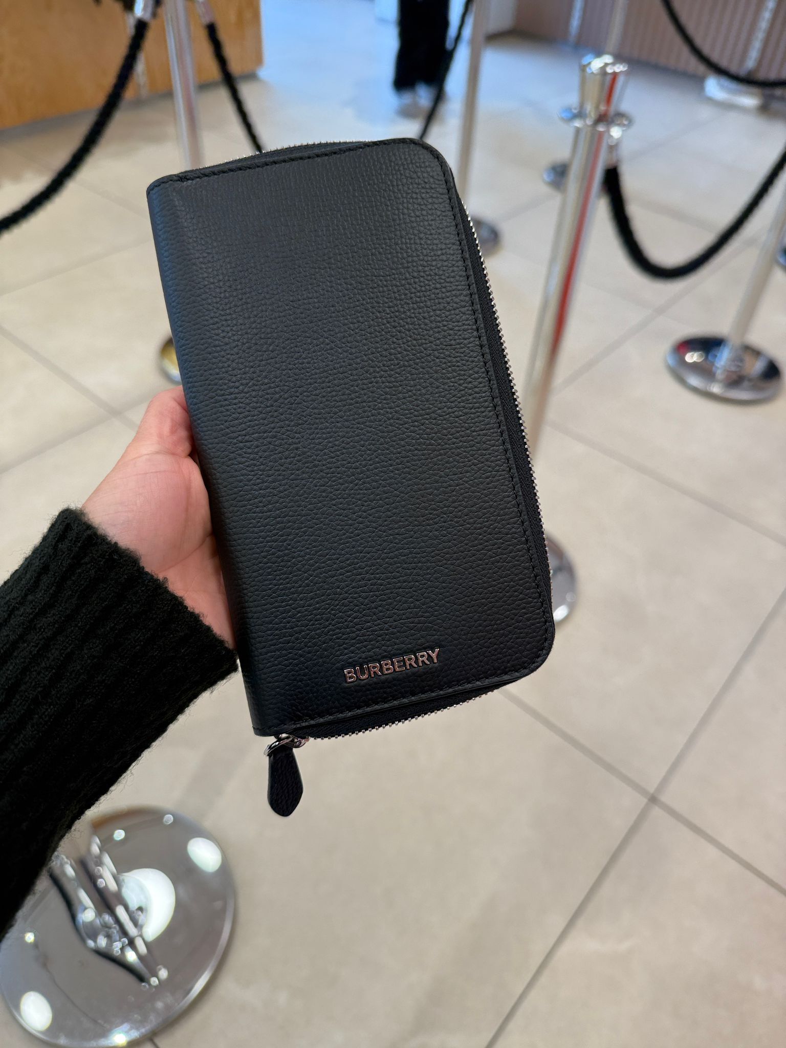 Burberry Logo Long Zip Wallet Black