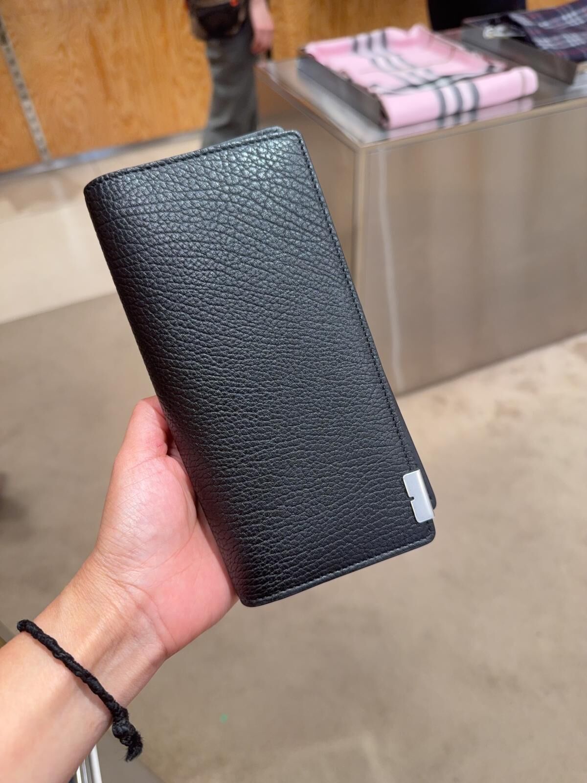 Burberry B cut continental Wallet Black