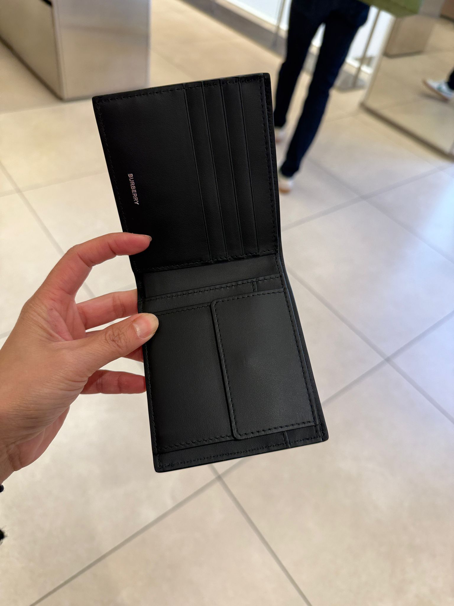 Burberry Logo CC Bill coin Bi-fold Wallet Black