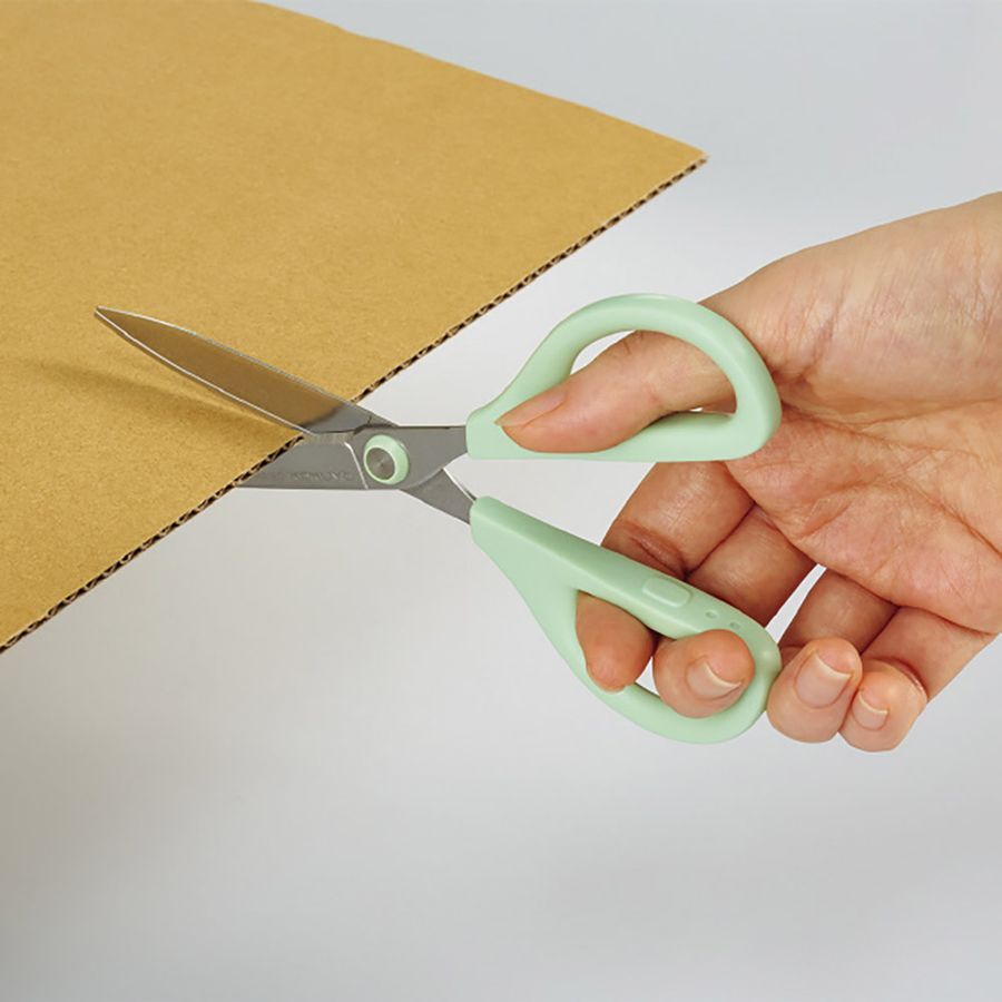 不沾黏輕量小巧版！SAXA 空氣彈力剪刀 ｜日本KOKUYO