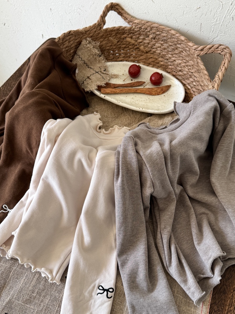 現貨110咖色｜包色款蝴蝶結木耳邊打底上衣  ·꒱ ‧₊˚   ＊需要拆開購買